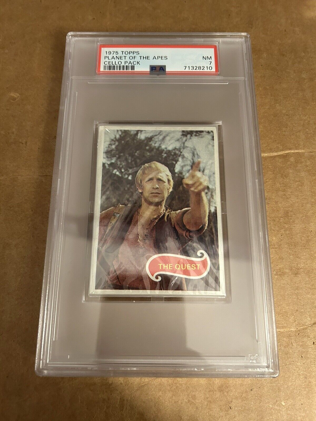 1975 Topps Planet Of The Apes Cello Pack. PSA 7