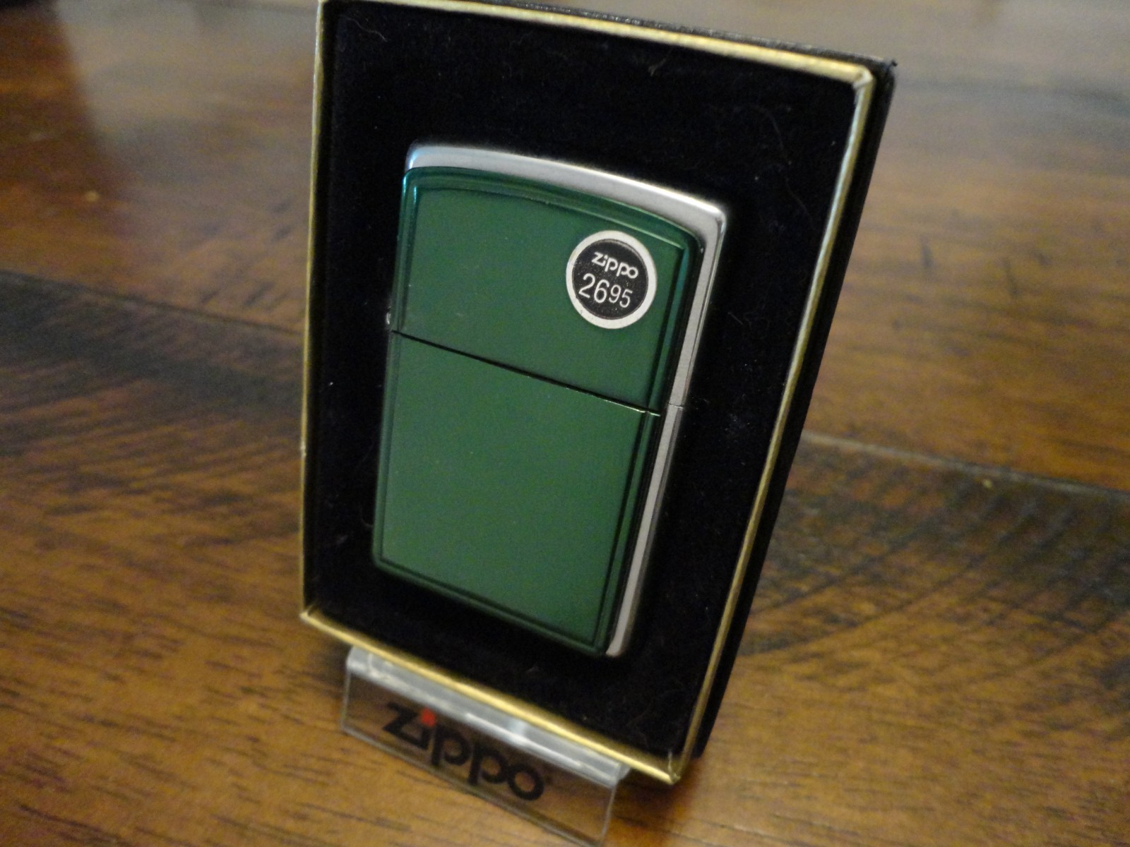 GREEN ANODIZED ALUMINUM EMBLEM ZIPPO LIGHTER MINT IN BOX 2000