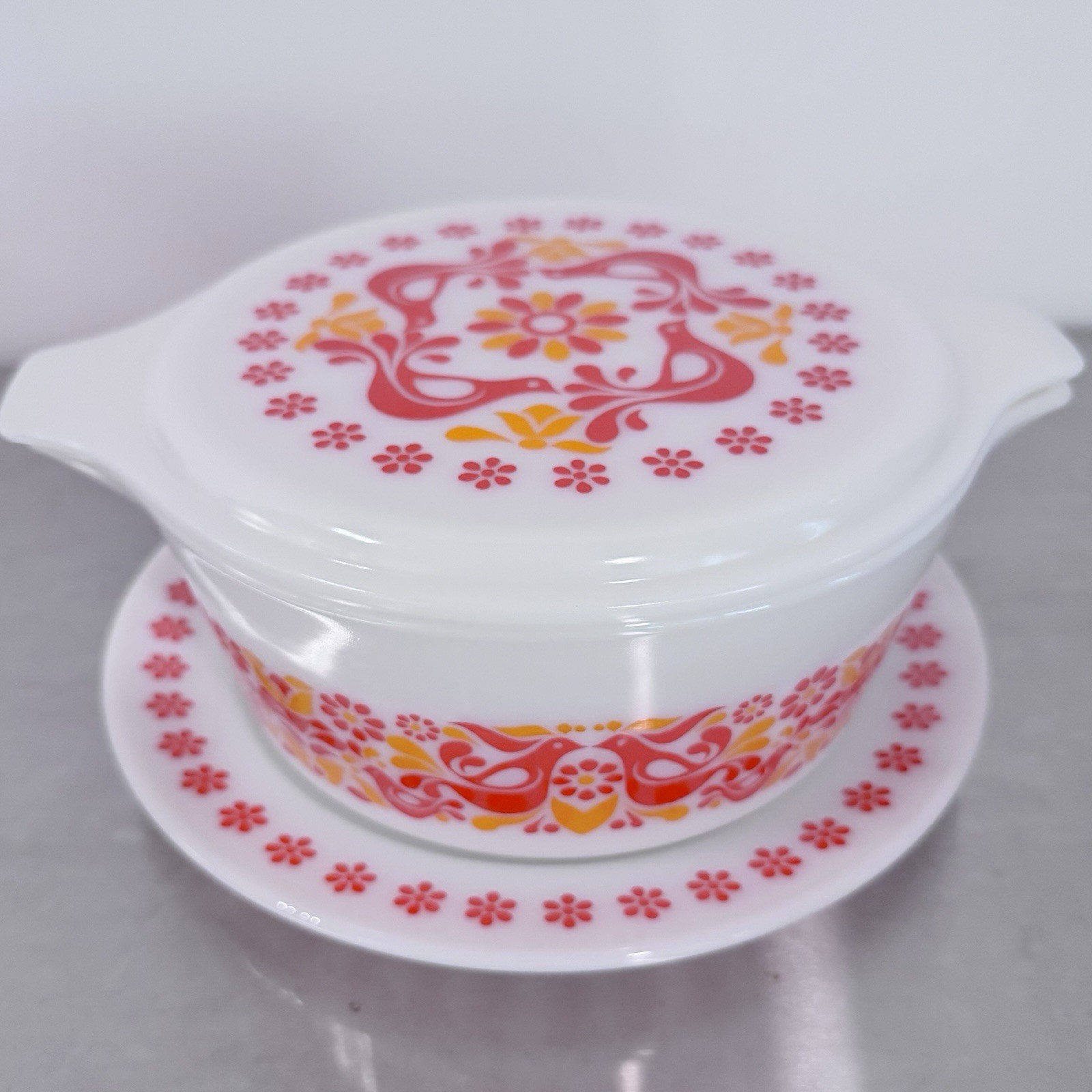 RARE 1971 Pyrex Penn Dutch Friendship Promo 475-B 2.5 Qt Lid Under Plate RARE 1971 Pyrex Penn Dutch Friendship Promo 475-B 2.5 Qt Lid Under Plate