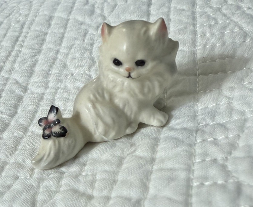vintage white ceramic Persian cat Japan mid-20th century vintage white ceramic Persian cat Japan mid-20th century