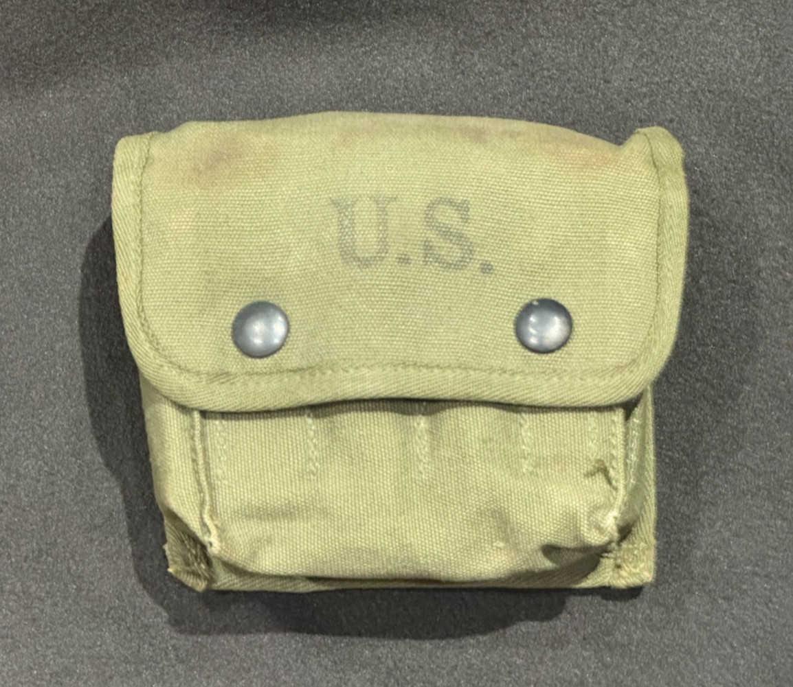 ORIGINAL WW2 US ARMY MEDICAL JUNGLE FIRST AID KIT & POUCH 1945 ORIGINAL WW2 US ARMY MEDICAL JUNGLE FIRST AID KIT & POUCH 1945