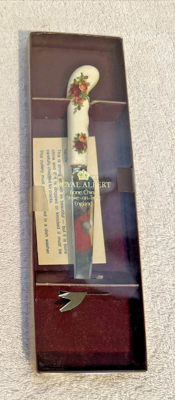 Royal Albert Bone China Cheese Knife Spreader Old Country Rose in Original Box Royal Albert Bone China Cheese Knife Spreader Old Country Rose in Original Box