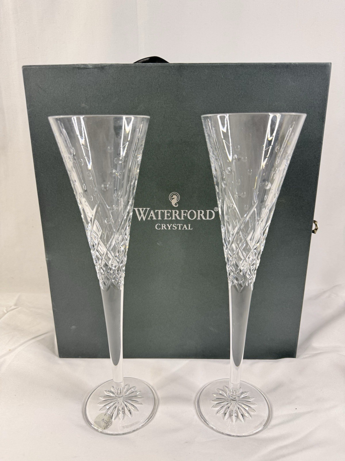 2 Waterford Crystal Wishes Toasting Flutes Happy Celebration Pair & Box -see pic 2 Waterford Crystal Wishes Toasting Flutes Happy Celebration Pair & Box -see pic