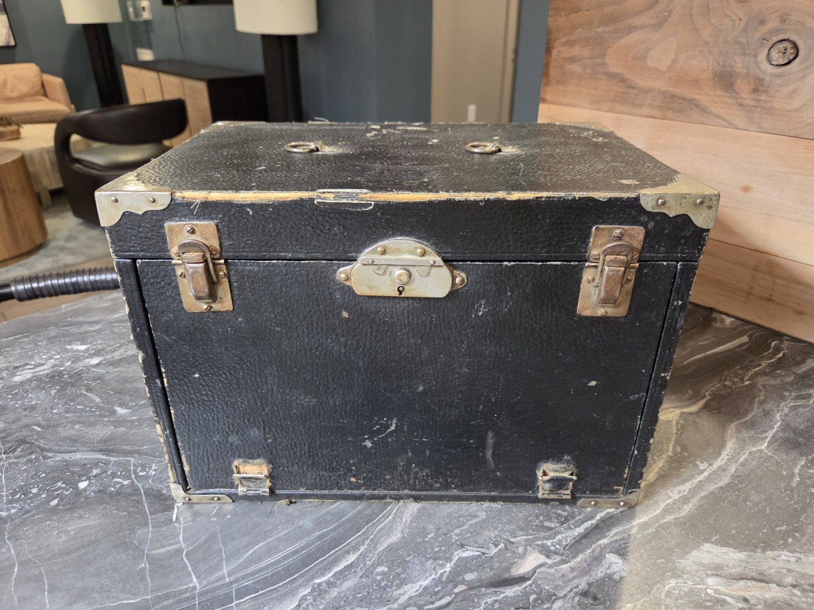 Antique 1890s Oak Salesman Sample Trunk Case Cantilever Watch Jewelry Cabinet Antique 1890s Oak Salesman Sample Trunk Case Cantilever Watch Jewelry Cabinet