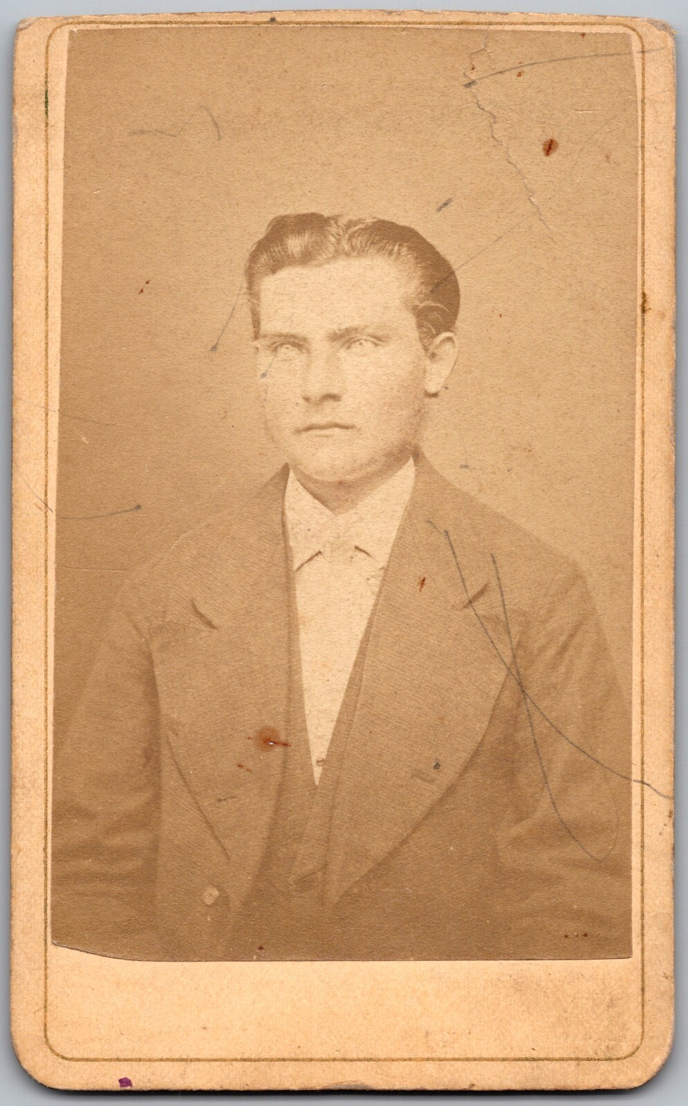 ANTIQUE CDV CIRCA 1870s CHAS. PEAL HANSOME YOUNG MAN IN SUIT MOLINE ILLINOIS
