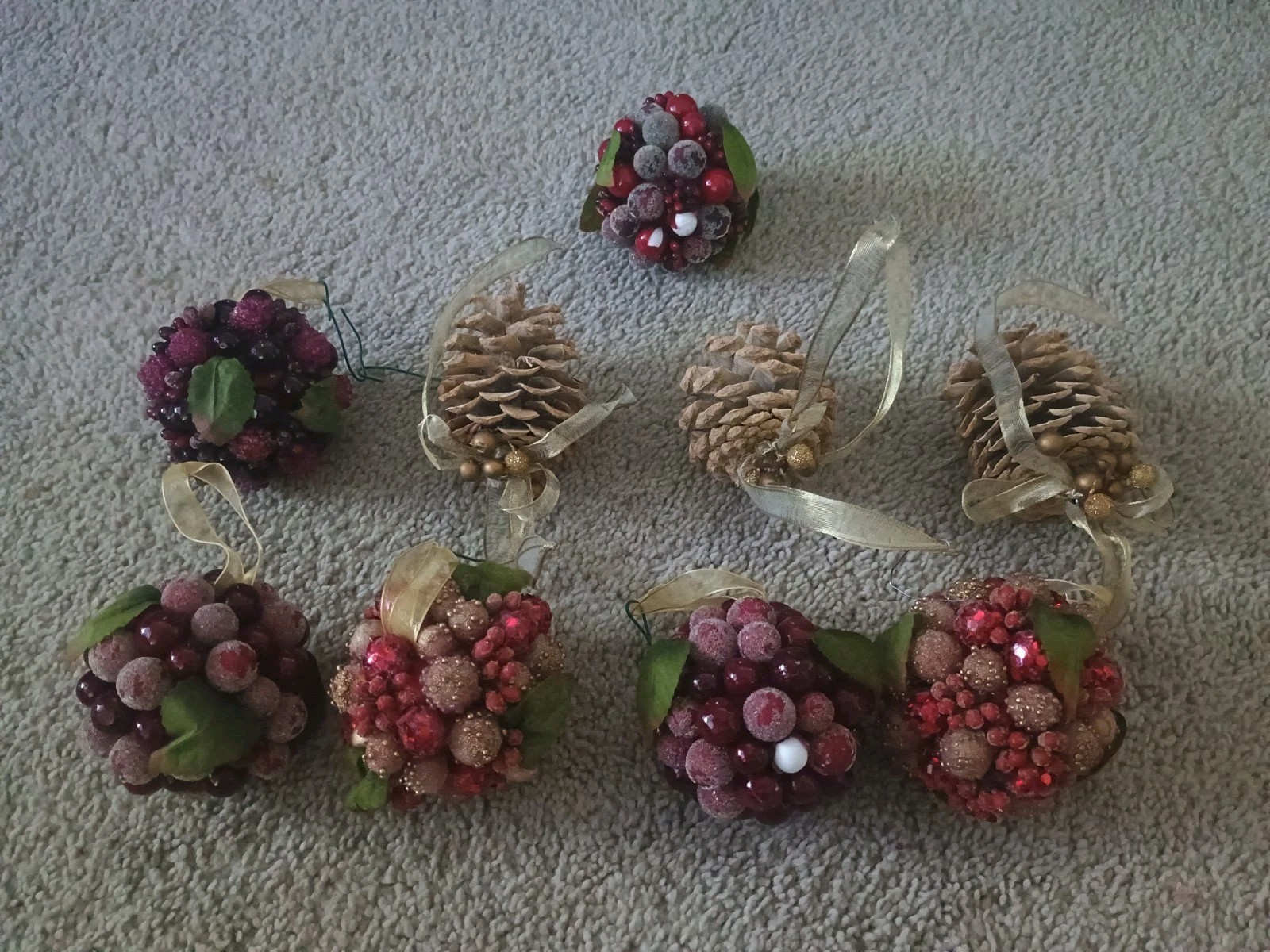 Vintage Frosted Red Berries Kissing Ball & Pinecone Ornaments 9 Lot Pre-owned Vintage Frosted Red Berries Kissing Ball & Pinecone Ornaments 9 Lot Pre-owned
