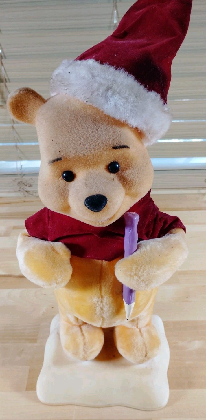 Vintage 1996 Telco Disney Animated Christmas Winnie the Pooh - Not Working / Vintage 1996 Telco Disney Animated Christmas Winnie the Pooh - Not Working /