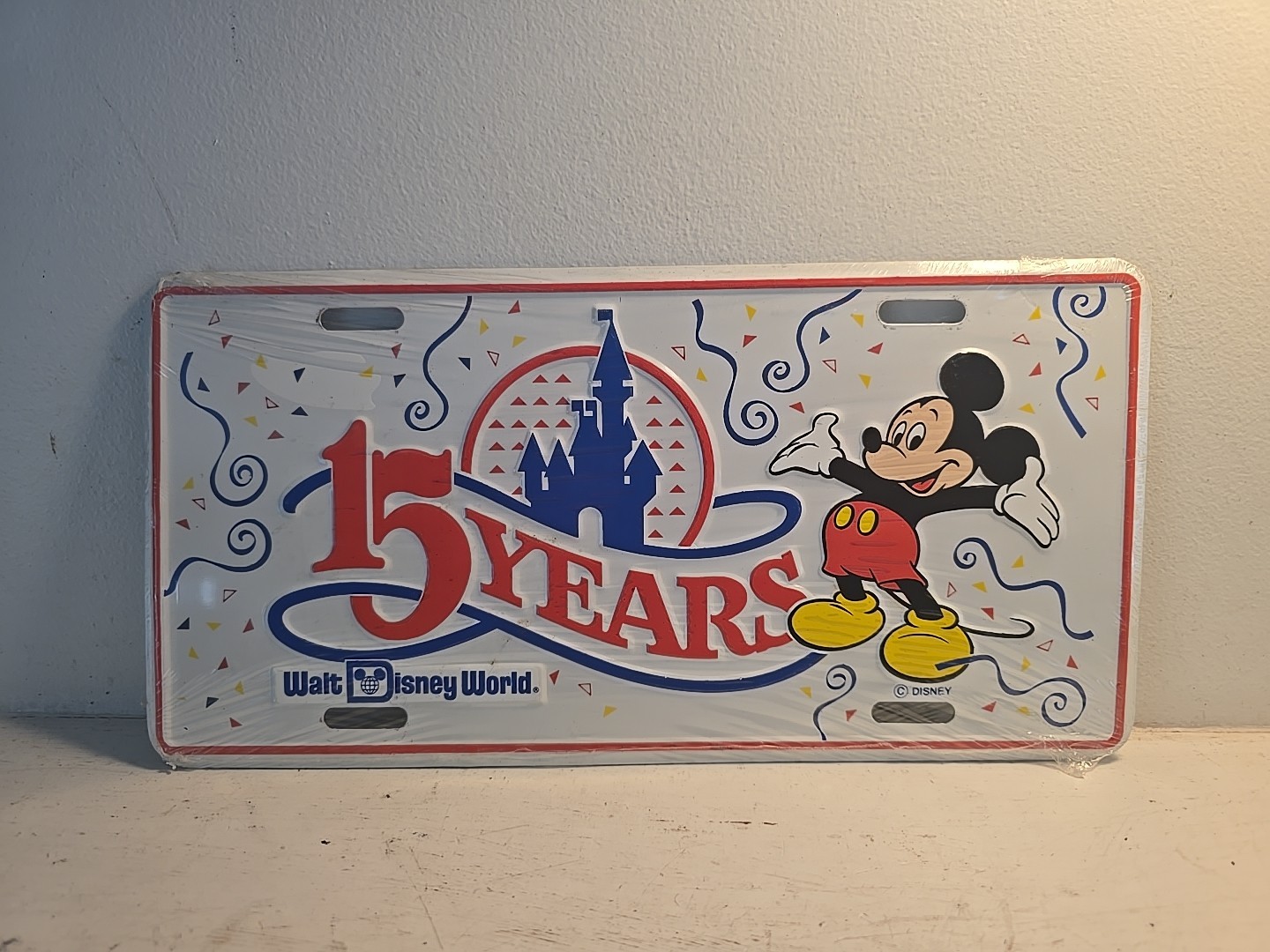 VINTAGE WALT DISNEY WORLD 1986 “15 YEARS” LICENSE PLATE - NEW VINTAGE WALT DISNEY WORLD 1986 “15 YEARS” LICENSE PLATE - NEW
