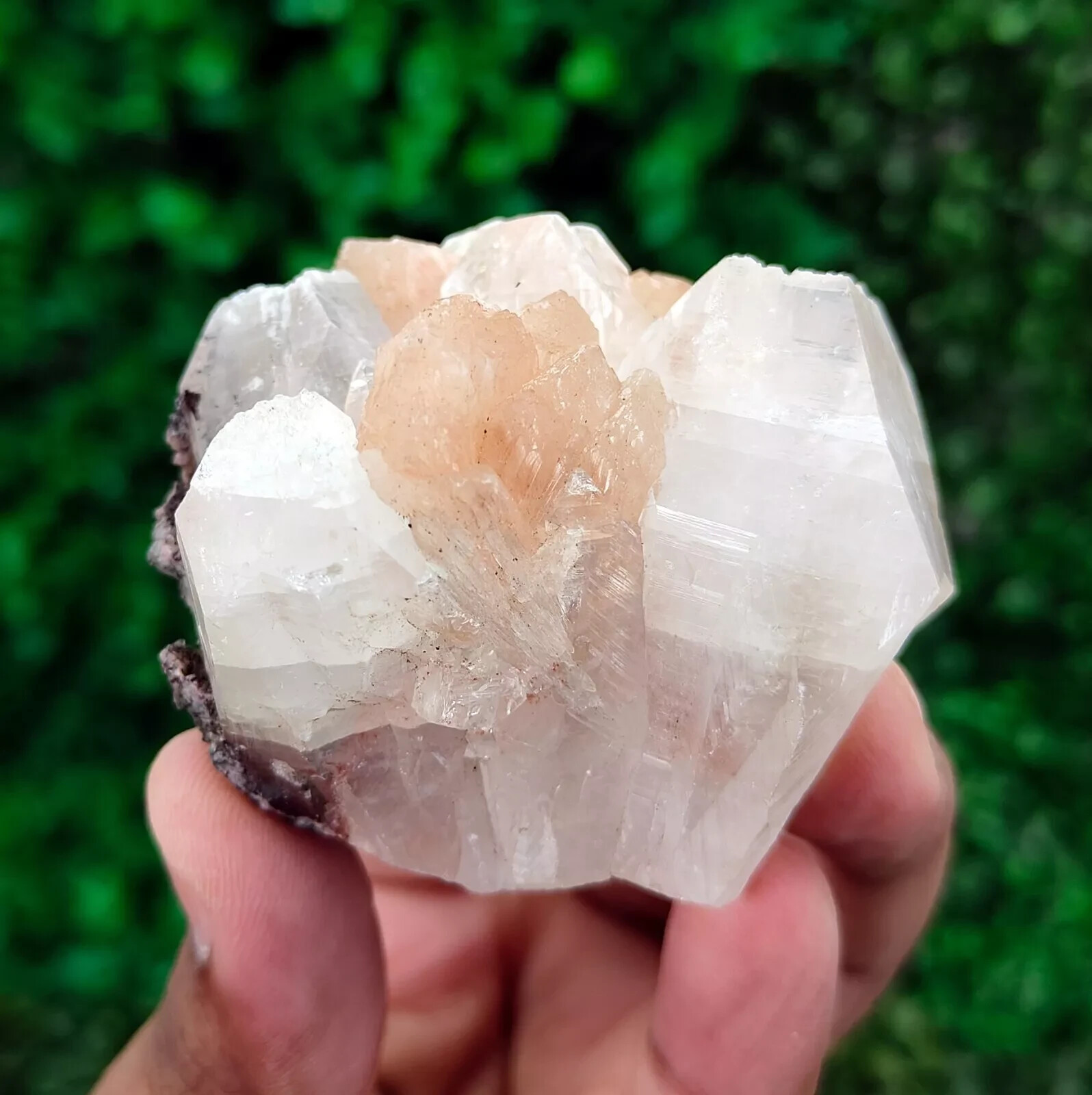 Natural Apophyllite, Stilbite Mineral Specimen Natural Apophyllite, Stilbite Mineral Specimen