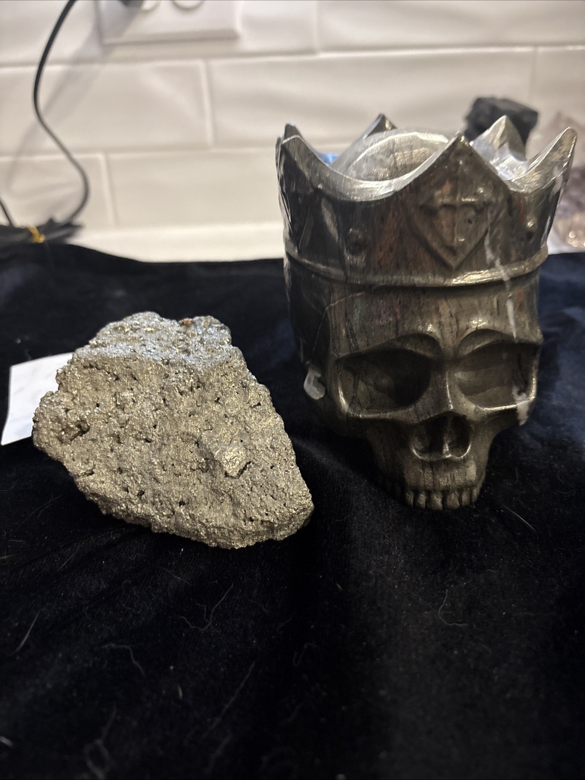 Pyrite 4.5”x3.5”x 4.25 Crowned Skull Carving 6.5 Lb. ,1.5 Lb Specimen 4”x2.5”x2 Pyrite 4.5”x3.5”x 4.25 Crowned Skull Carving 6.5 Lb. ,1.5 Lb Specimen 4”x2.5”x2