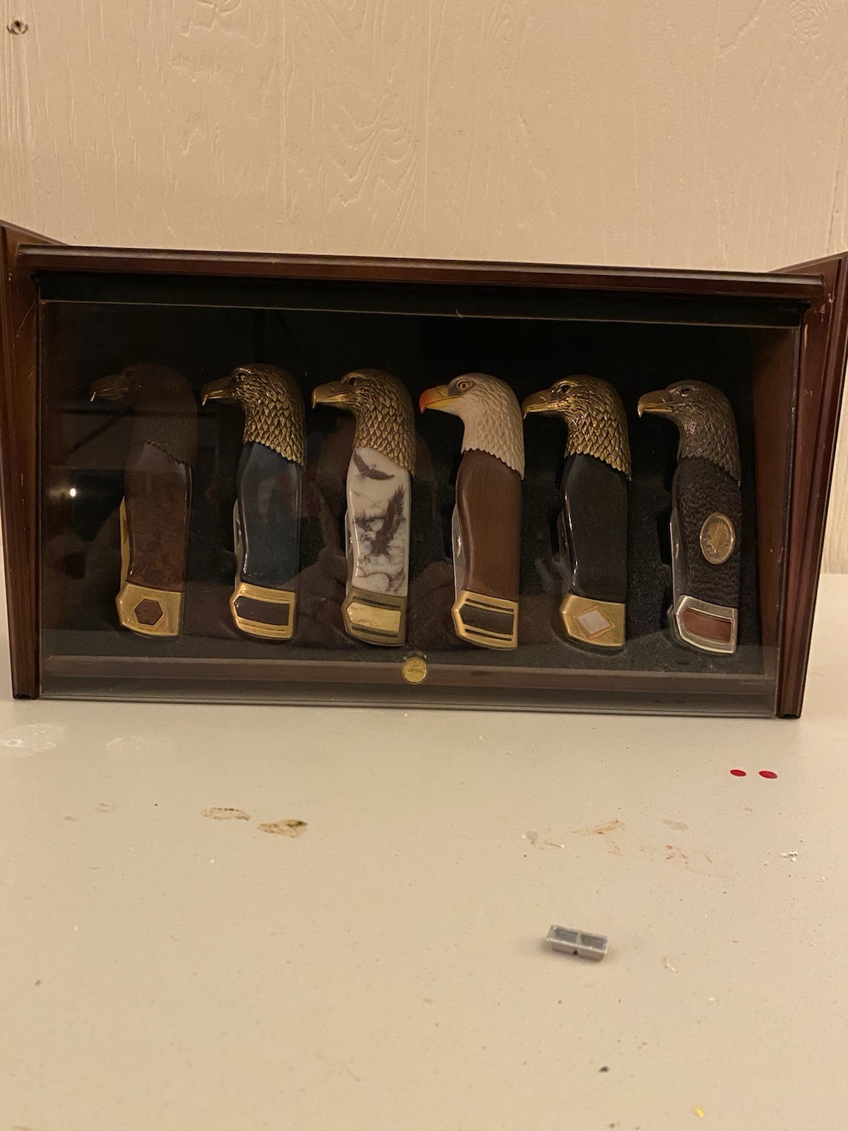 FM Lot of 6 Eagle Head Handle Lockback Pocket Knives w/ Display Case FM Lot of 6 Eagle Head Handle Lockback Pocket Knives w/ Display Case