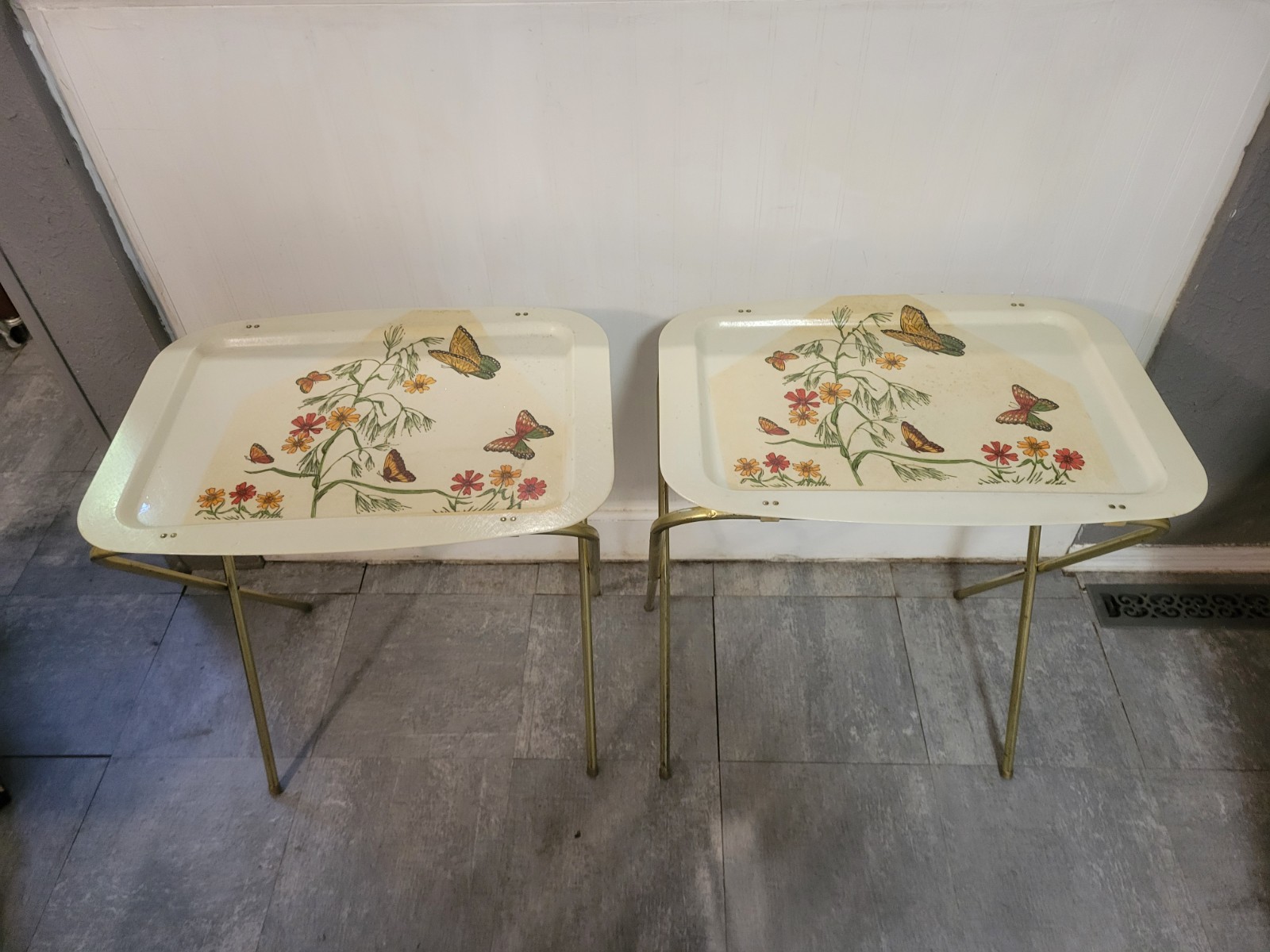 Vintage MCM Set of 2 Folding Fiberglass TV Trays Tables Butterfly Floral Vintage MCM Set of 2 Folding Fiberglass TV Trays Tables Butterfly Floral