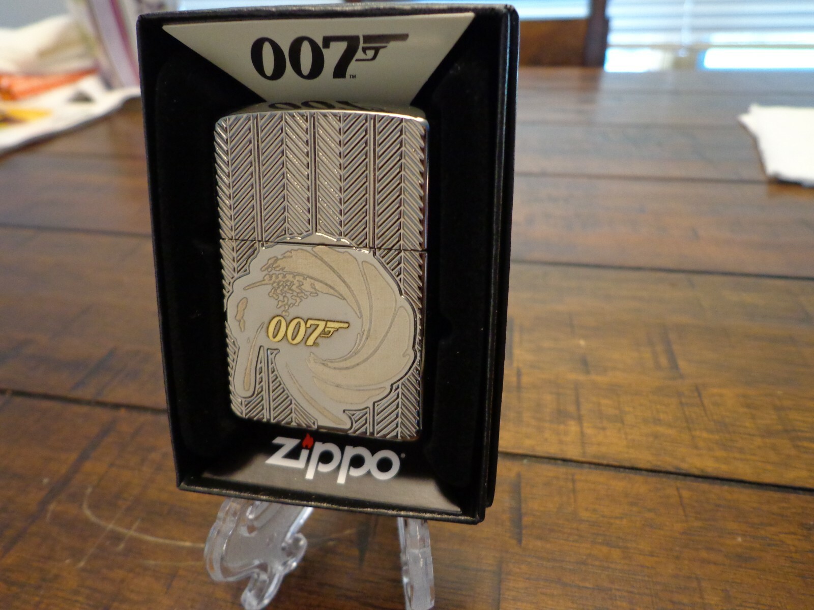 JAMES BOND 007 BLACK ICE DEEP CARVED ARMOR ZIPPO LIGHTER MINT IN BOX JAMES BOND 007 BLACK ICE DEEP CARVED ARMOR ZIPPO LIGHTER MINT IN BOX