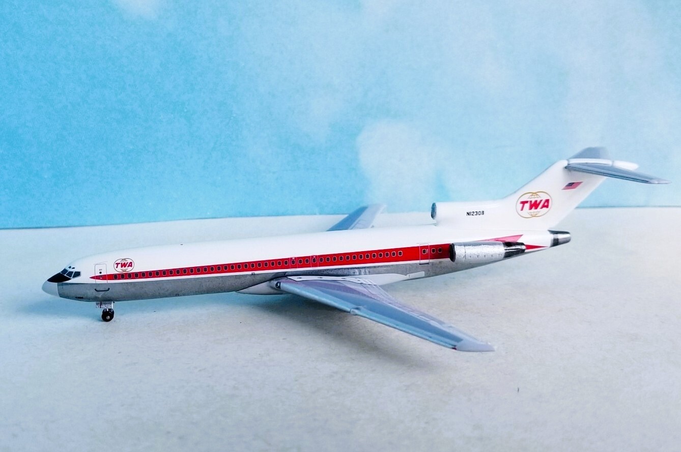 Aeroclassics BBX41679 TWA Boeing 727-200 Globe N12308 Diecast 1/400 Jet Model Aeroclassics BBX41679 TWA Boeing 727-200 Globe N12308 Diecast 1/400 Jet Model