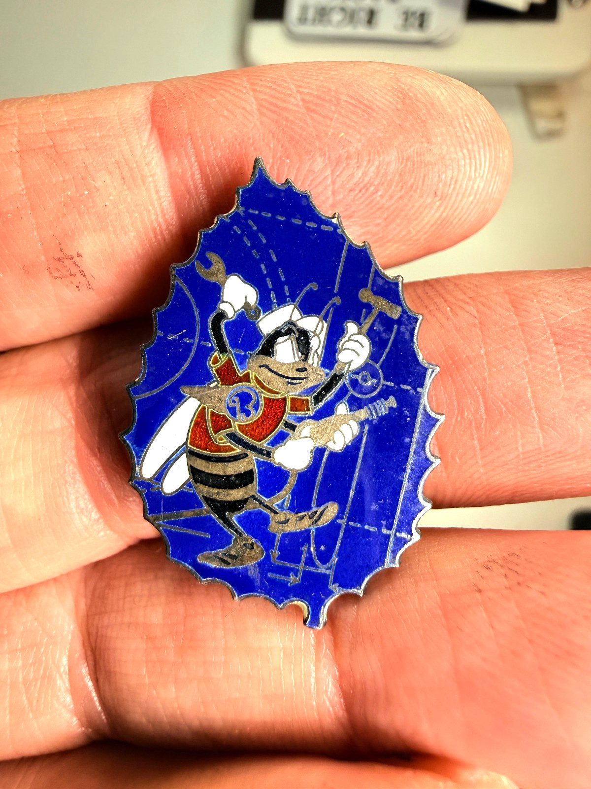 RARE 1944 Walt Disney Beechcraft Busy Bee Pin PINBACK ww2 homefront