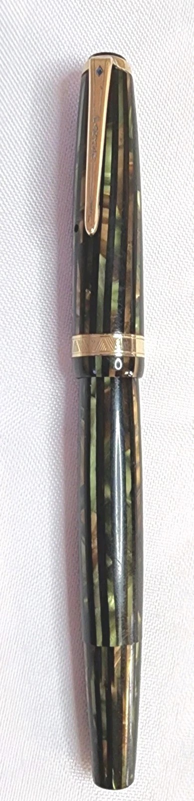 VINTAGE 1940's STRIPED PARKER DUOFOLD- SENIOR VACUMATIC FOUNTAIN PEN 14kt Nib. VINTAGE 1940's STRIPED PARKER DUOFOLD- SENIOR VACUMATIC FOUNTAIN PEN 14kt Nib.