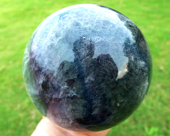 AMAZING  GEMMY BLUE GREEN PURPLE TRI-COLOR FLUORITE 100 MM CRYSTAL SPHERE