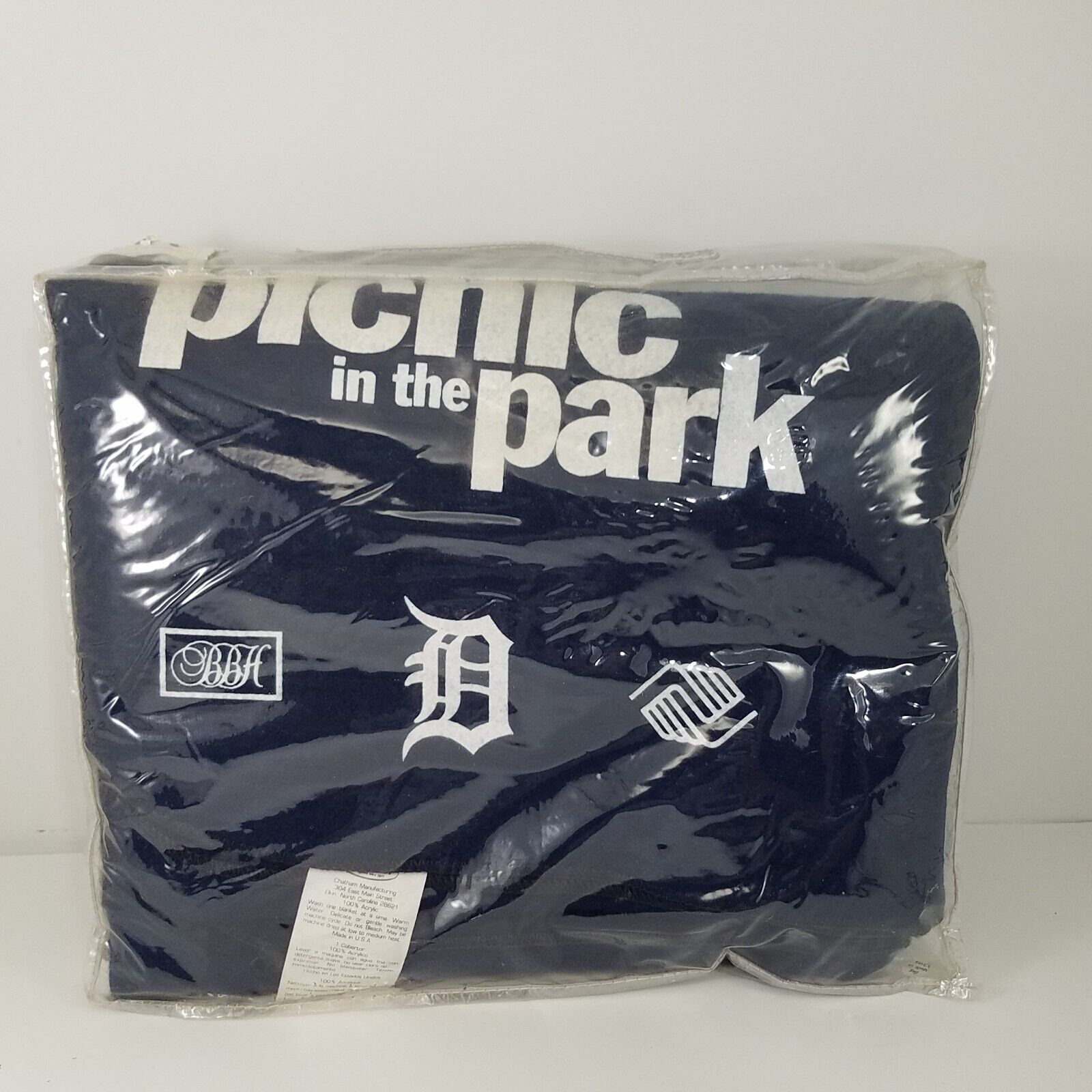 Detroit Tigers MLB Picnic in the Park 100% Acrylic Made in USA Blanket Navy Blue