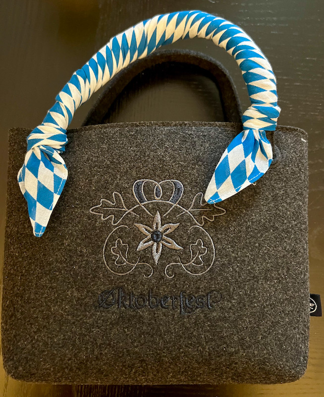 Lufthansa First Class - Octoberfest Amenity Kit / Hand Bag (New, Empty) Lufthansa First Class - Octoberfest Amenity Kit / Hand Bag (New, Empty)