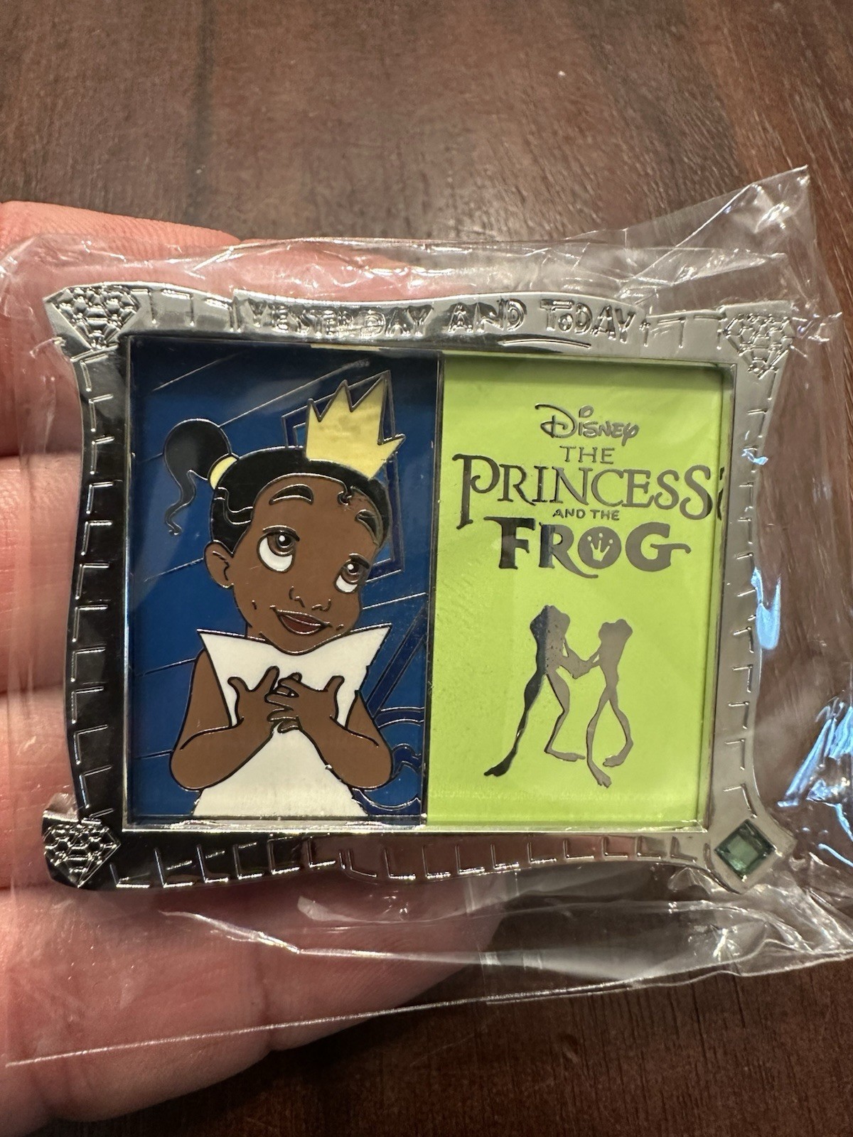 Disney Princess and the Frog Yesterday and Today Slider TIANA Pin LE 250 New Disney Princess and the Frog Yesterday and Today Slider TIANA Pin LE 250 New