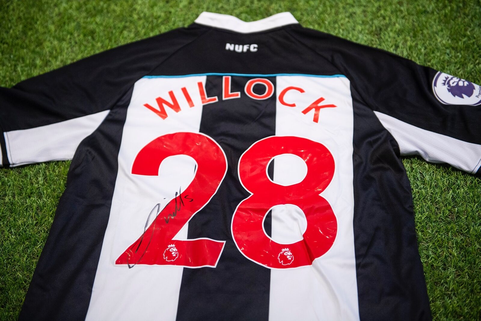 Joe Willock Signed Newcastle United F.C. 2021/22 Shirt AFTAL COA