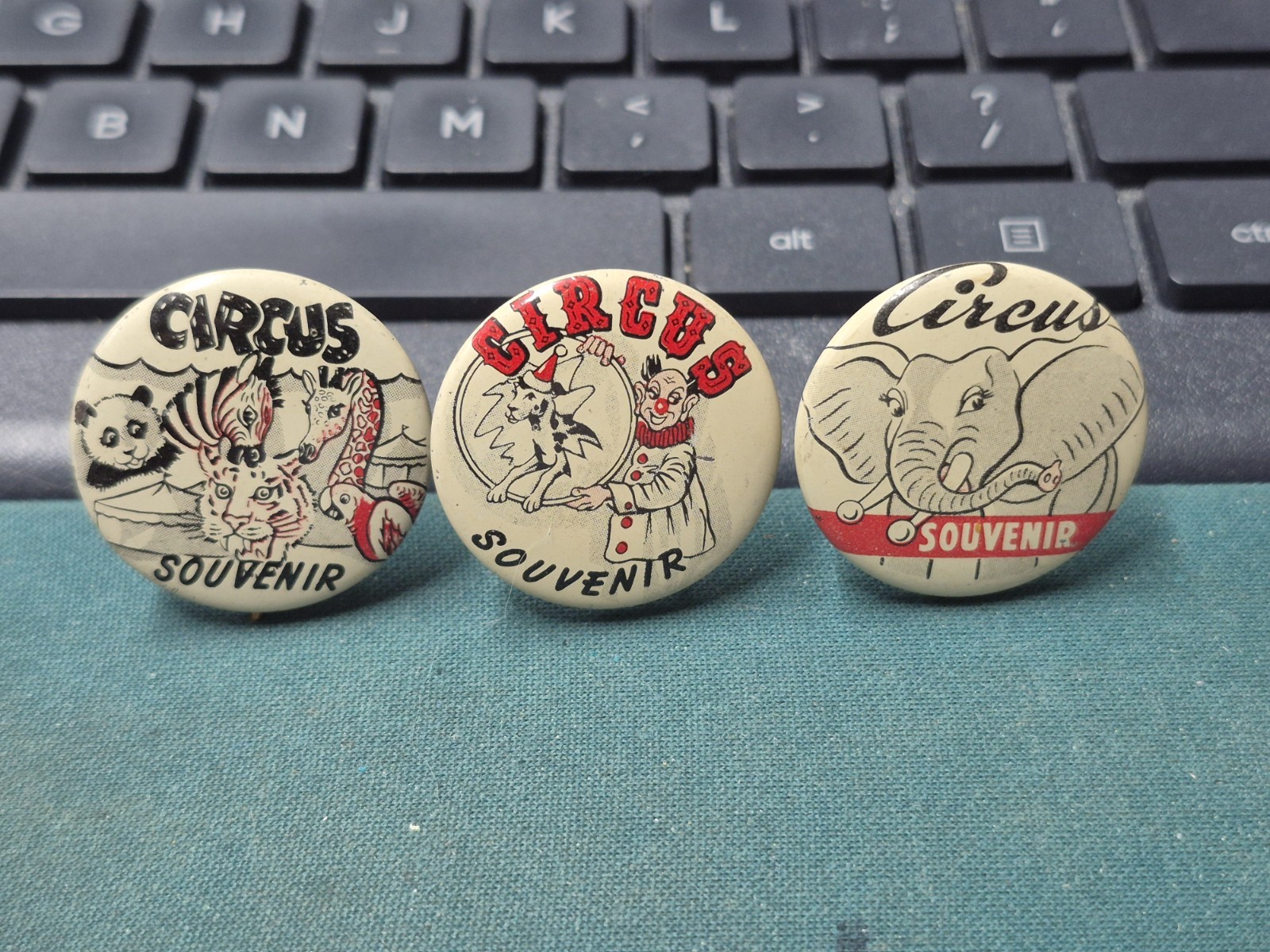 VINTAGE 1940\'S-50\'S CIRCUS SOUVENIR PIN BACK PIN LOT SET (3)