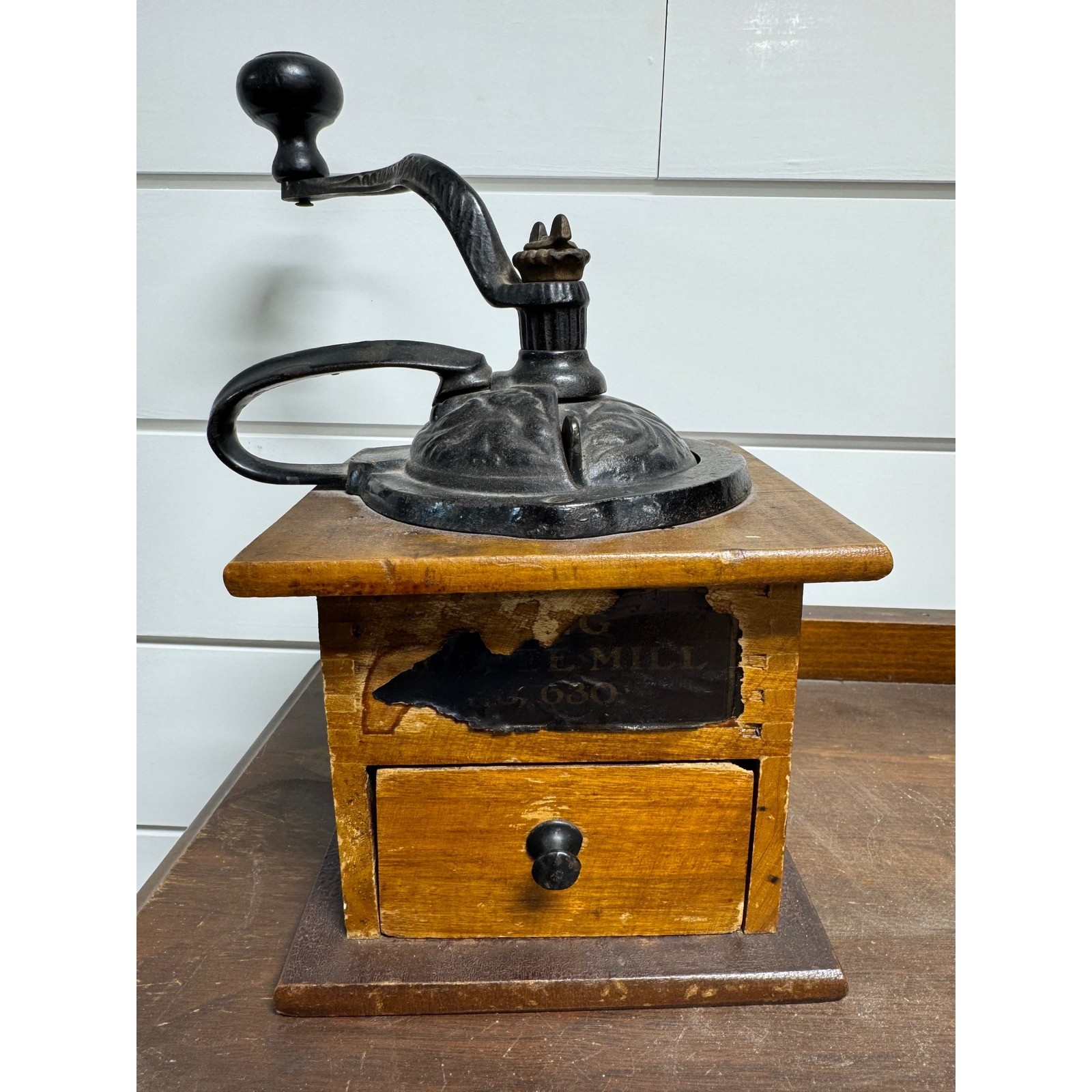 Antique Wooden Coffee Grinder Manual Cast Iron Hand Crank Mill Primitive Decor Antique Wooden Coffee Grinder Manual Cast Iron Hand Crank Mill Primitive Decor