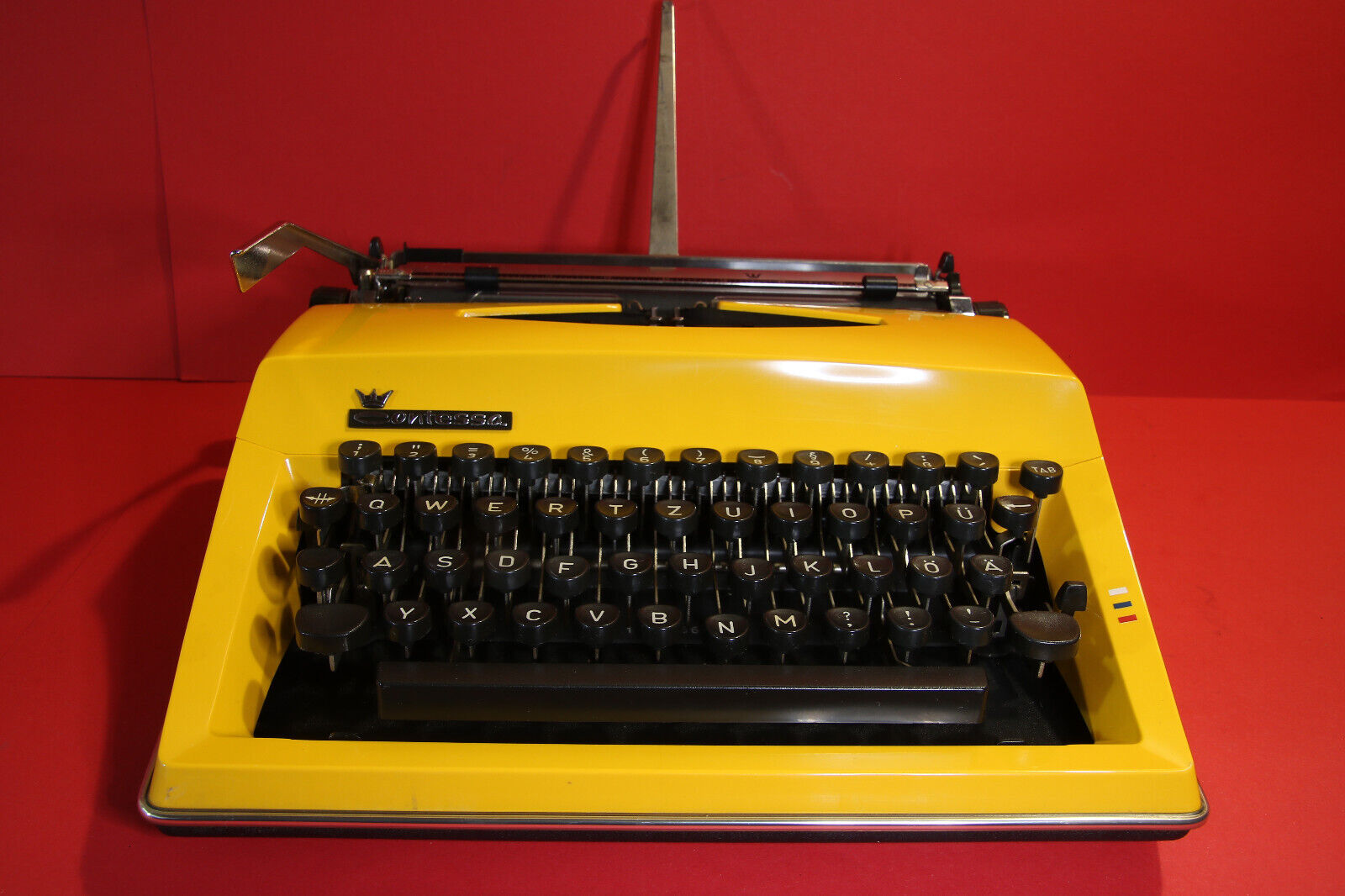 Vintage Adler Contessa de Luxe Brillant yellow typewriter excellent condition