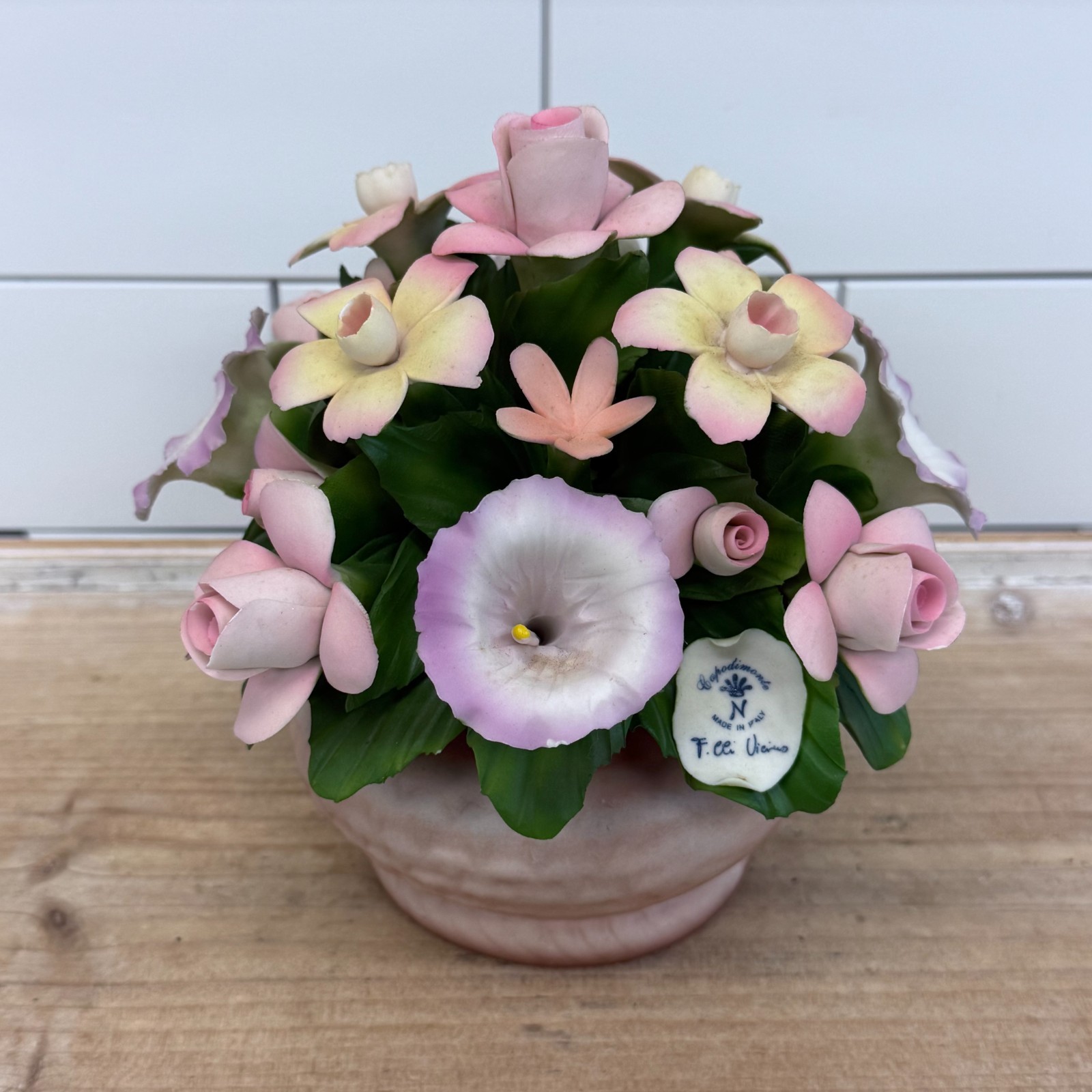 Vintage Capodimonte Italy Porcelain Floral Bouquet Centerpiece Vintage Capodimonte Italy Porcelain Floral Bouquet Centerpiece