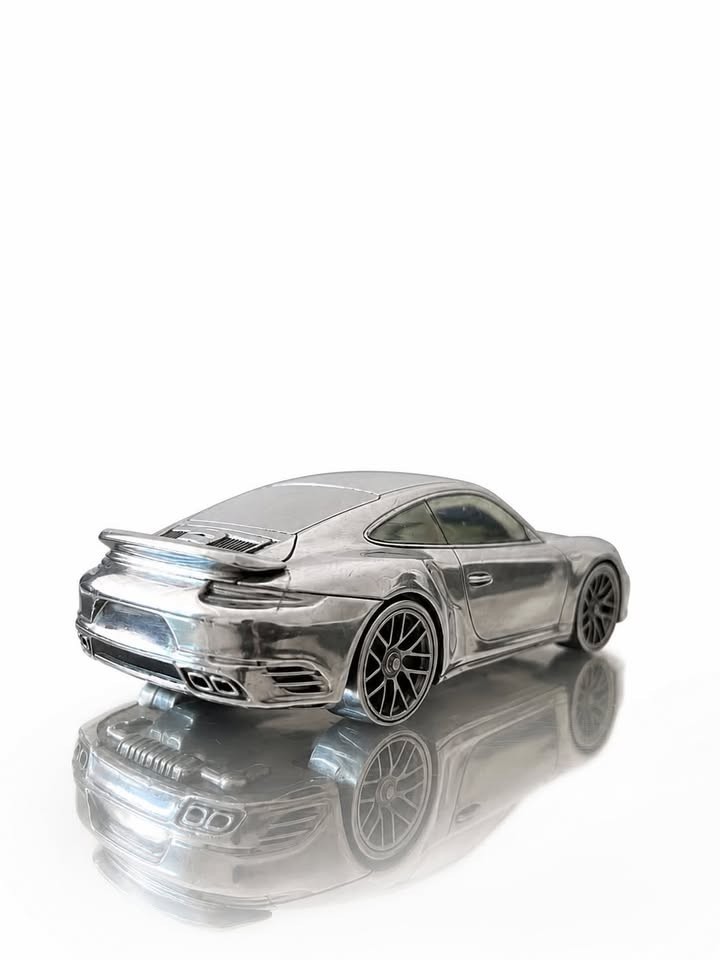 Porsche 911 Turbo 992 model, made of solid aluminum, limited edition promotional Porsche 911 Turbo 992 model, made of solid aluminum, limited edition promotional