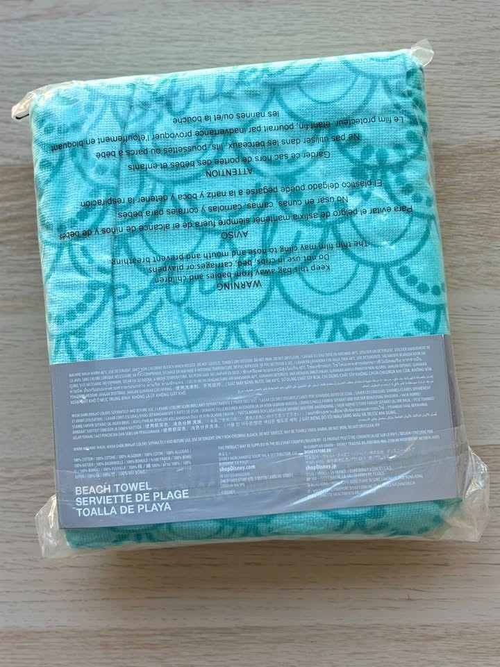 NEW Disney Store Park Ariel Fin Beach Towel Swim Little Mermaid Oh My 30\ NEW Disney Store Park Ariel Fin Beach Towel Swim Little Mermaid Oh My 30\