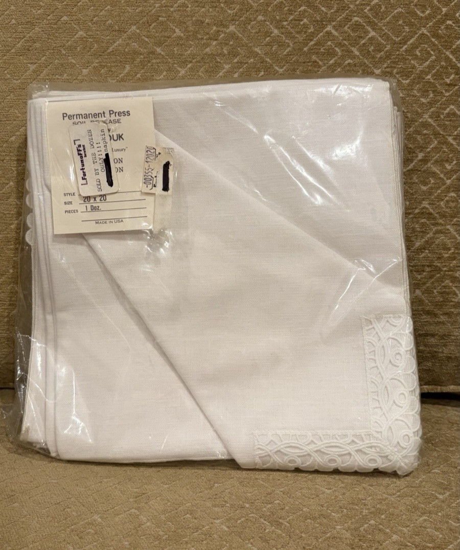 VTG John Matouk White Dinner Napkins Style 592 20x20 Set 12 Applique Lace Edge VTG John Matouk White Dinner Napkins Style 592 20x20 Set 12 Applique Lace Edge