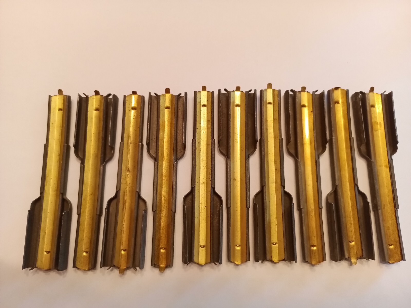 M1 Carbine USGI WW2 early style 10 Round stripper clip with spoon 10 pack M1 Carbine USGI WW2 early style 10 Round stripper clip with spoon 10 pack