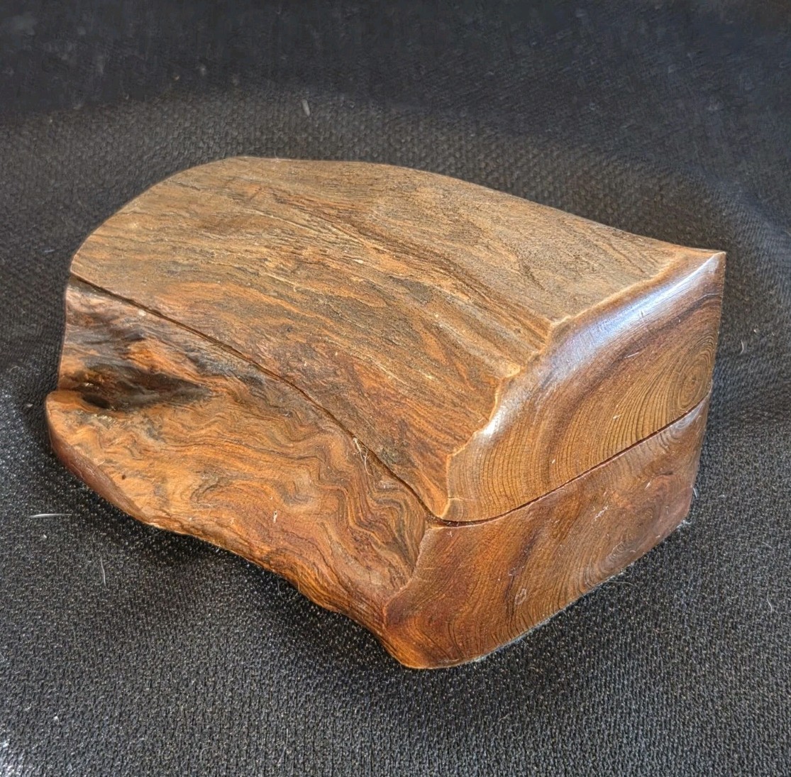 Vintage Live Edge Wood Stash Box Hand Carved Log Jewelry Trinket Case 5” Vintage Live Edge Wood Stash Box Hand Carved Log Jewelry Trinket Case 5”
