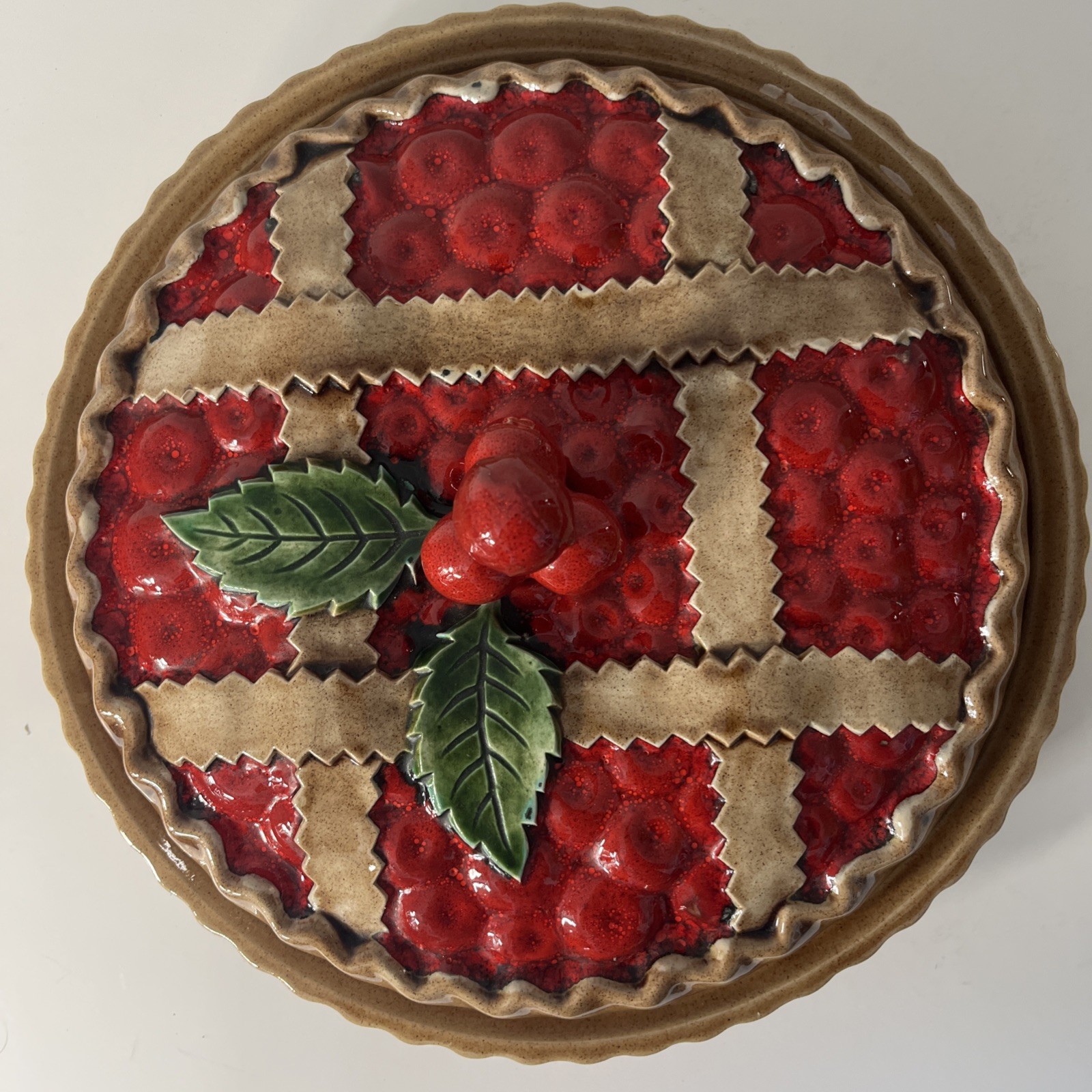 Sanor Ceramica Cherry Pie Serving Dish Portugal Decorative Cherry Cover 12\ Sanor Ceramica Cherry Pie Serving Dish Portugal Decorative Cherry Cover 12\
