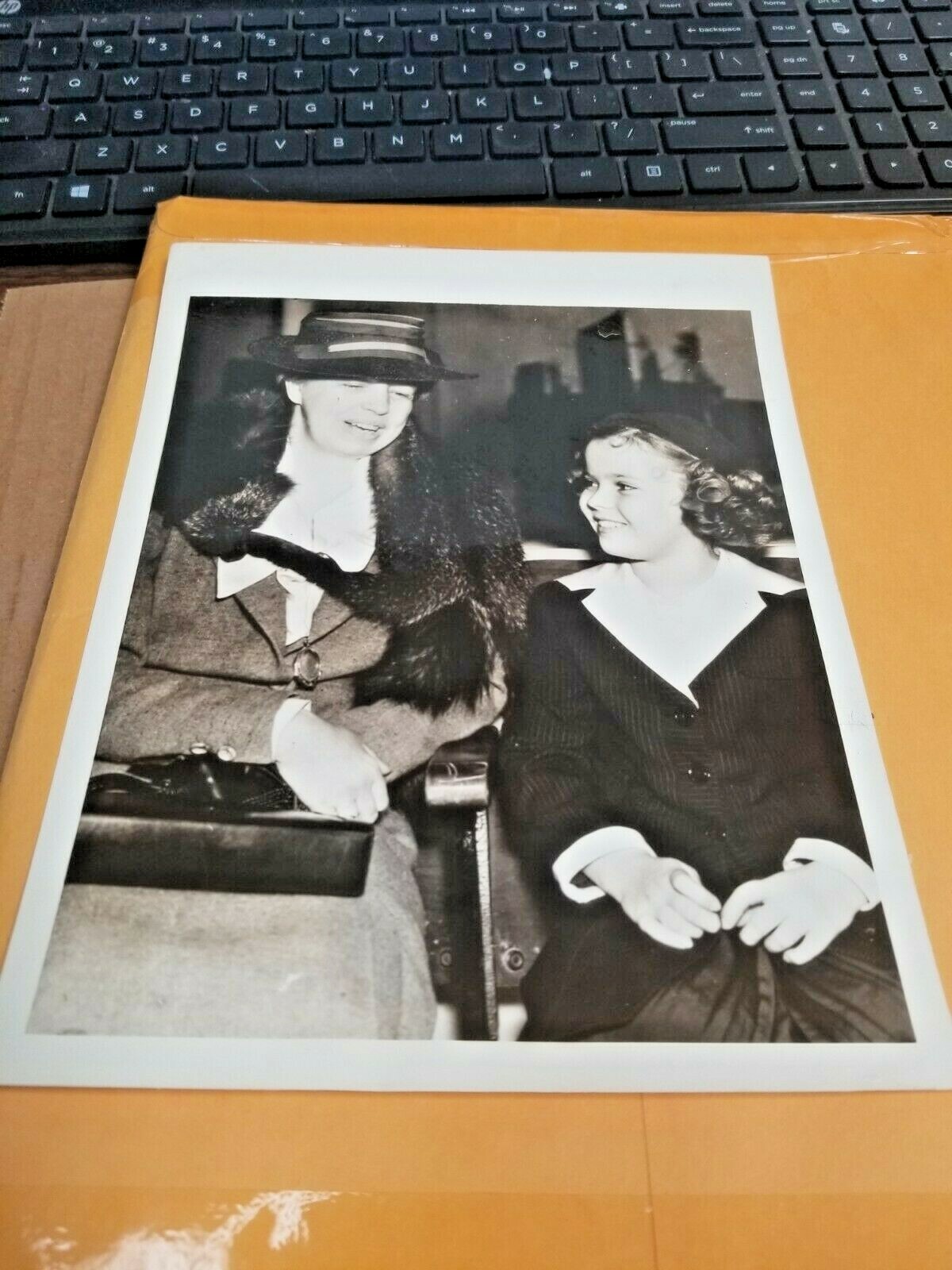 ELEANOR ROOSEVELT & SHIRLEY TEMPLE 1938 ORIGINAL PHOTOGRAPH, 8 1/2 ELEANOR ROOSEVELT & SHIRLEY TEMPLE 1938 ORIGINAL PHOTOGRAPH, 8 1/2