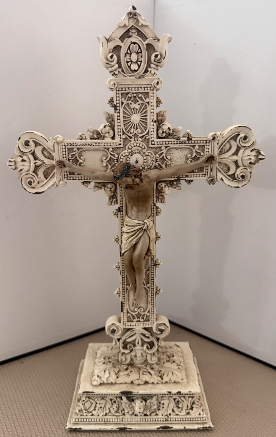 ~VTG DECORATIVE STANDING RESIN CATHOLIC CHURCH ALTAR CRUCIFIX 14 1/2\ ~VTG DECORATIVE STANDING RESIN CATHOLIC CHURCH ALTAR CRUCIFIX 14 1/2\