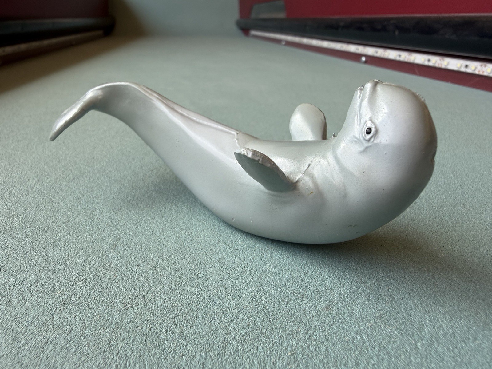 Safari LTD 1991 Playful Beluga Whale Figure Monterey Bay Aquarium Ocean Toy