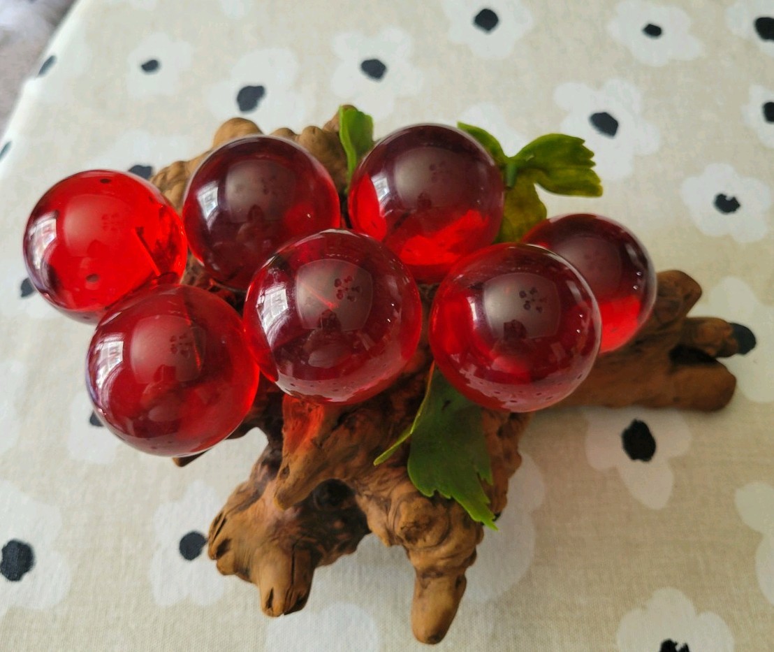 Vintage Large Lucite Red Grapes on Burlwood Mid Centtury Modern Vintage Large Lucite Red Grapes on Burlwood Mid Centtury Modern