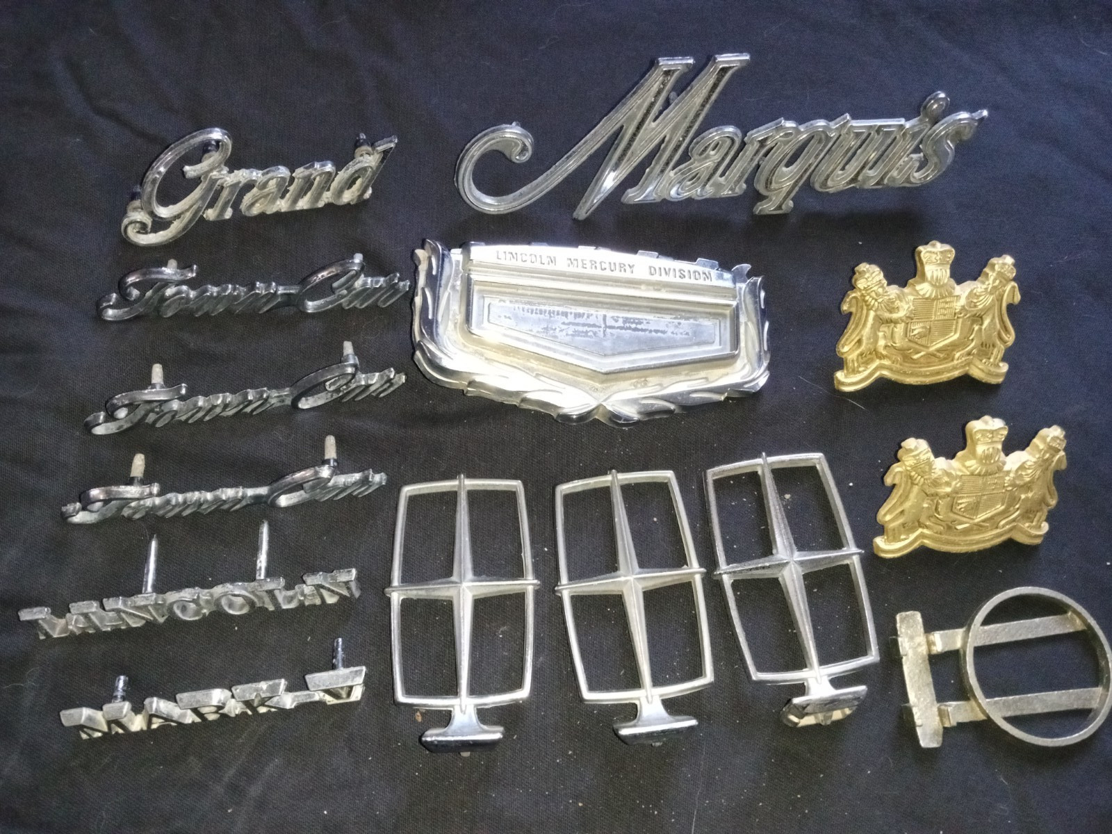 Lincoln hood ornaments and emblems - lot of 14 - vintage chrome Lincoln hood ornaments and emblems - lot of 14 - vintage chrome