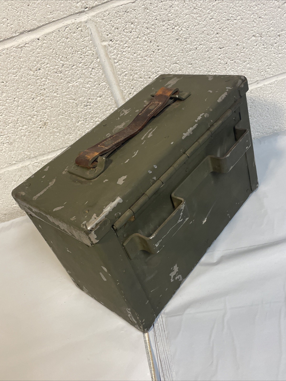 WW2 Ammo Box Chest Aluminum .50 Cal M3A4 Hand Cart Can US Army Military Vtg M3 WW2 Ammo Box Chest Aluminum .50 Cal M3A4 Hand Cart Can US Army Military Vtg M3