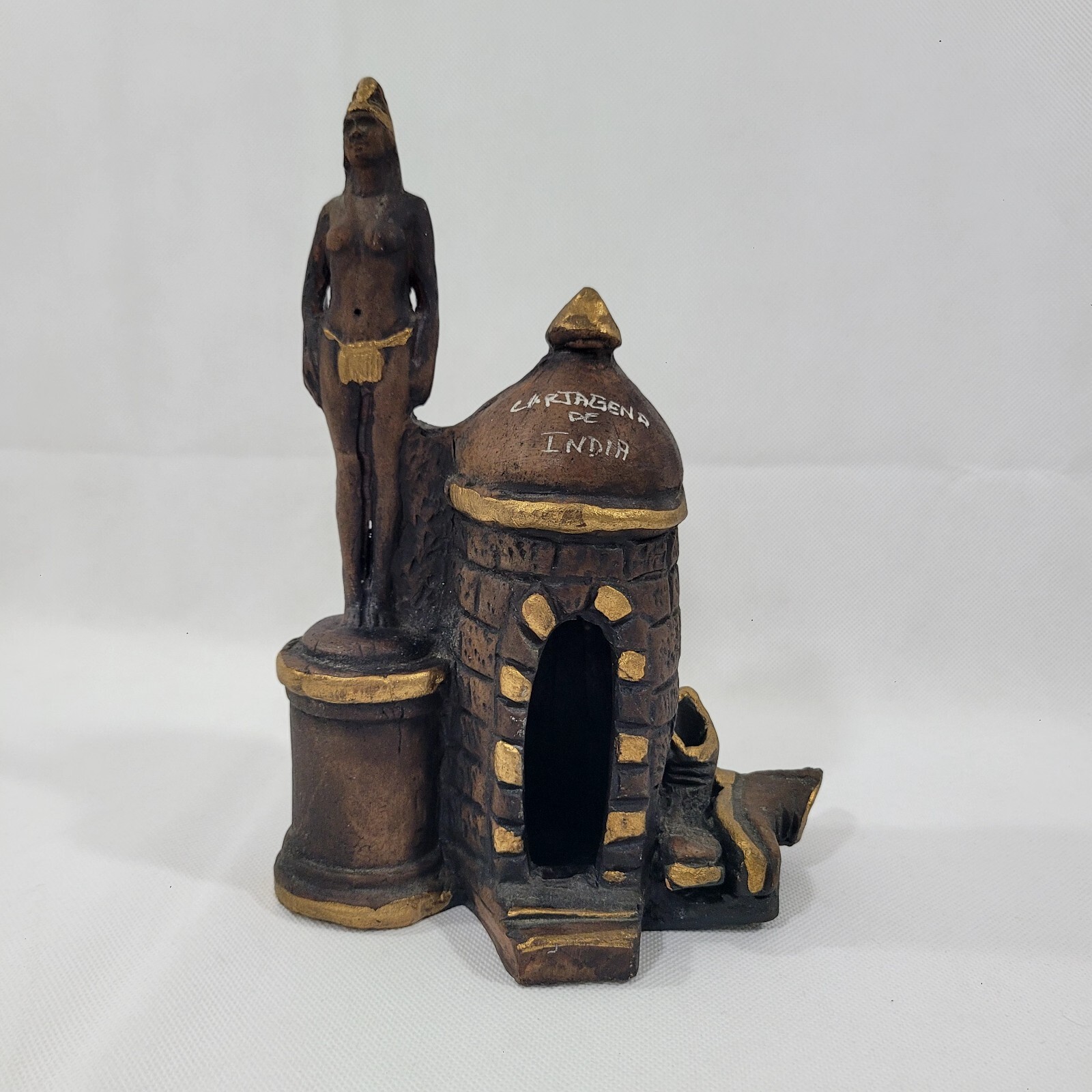 Cartagena Columbia Vintage Indigenous Woman Guardian Statue Excellent Condition Cartagena Columbia Vintage Indigenous Woman Guardian Statue Excellent Condition