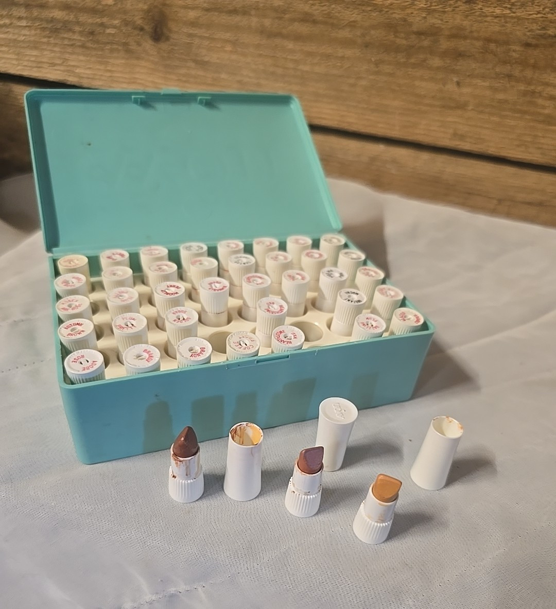 NOS Vtg AVON Representative 35 Mini LIPSTICK SAMPLES Iconic Turquoise Aqua Case NOS Vtg AVON Representative 35 Mini LIPSTICK SAMPLES Iconic Turquoise Aqua Case