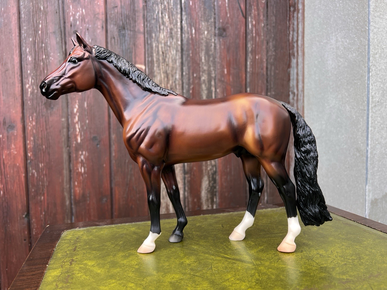Breyer \'Idocus\' (2009) Bay Warmblood Stallion - Traditional Model Horse Breyer \'Idocus\' (2009) Bay Warmblood Stallion - Traditional Model Horse