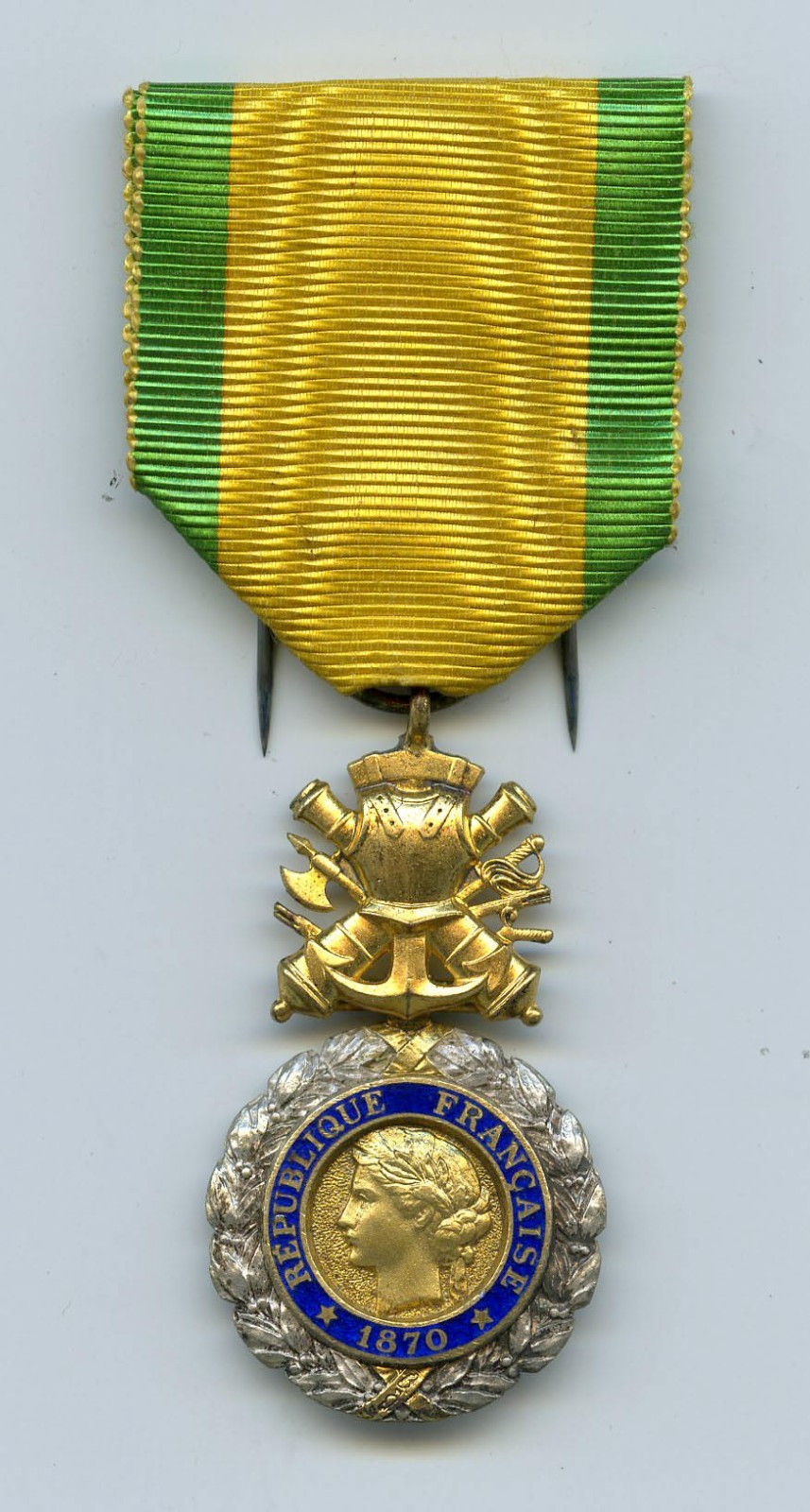 WWI FRANCE French MILITARY MEDAL War Medal Complete with Hanger