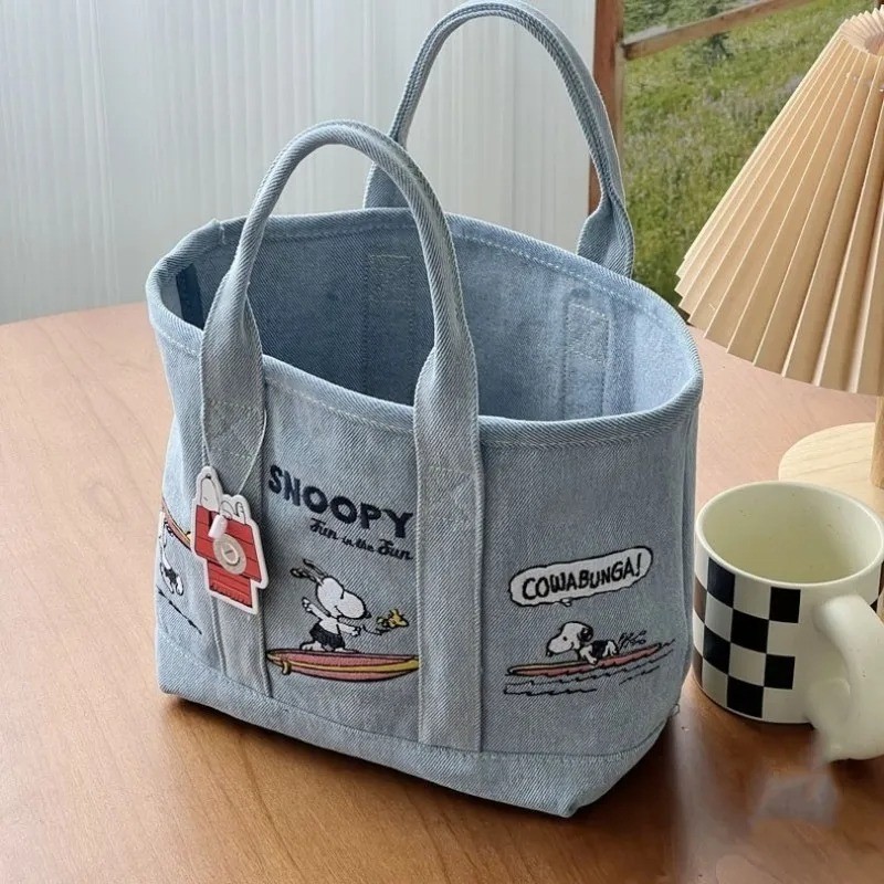 2025 New Starbucks Snoopy Tote Bag Shoulder Bag WHITE/GREEN Color-Free Shipping 2025 New Starbucks Snoopy Tote Bag Shoulder Bag WHITE/GREEN Color-Free Shipping