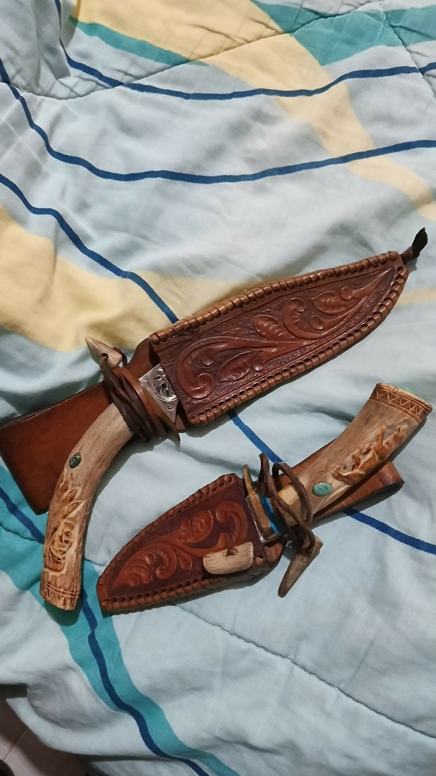 Vintage Ken Richardson Knives – Hand-Carved Antler, Turquoise Inlay, 1085HC Vintage Ken Richardson Knives – Hand-Carved Antler, Turquoise Inlay, 1085HC