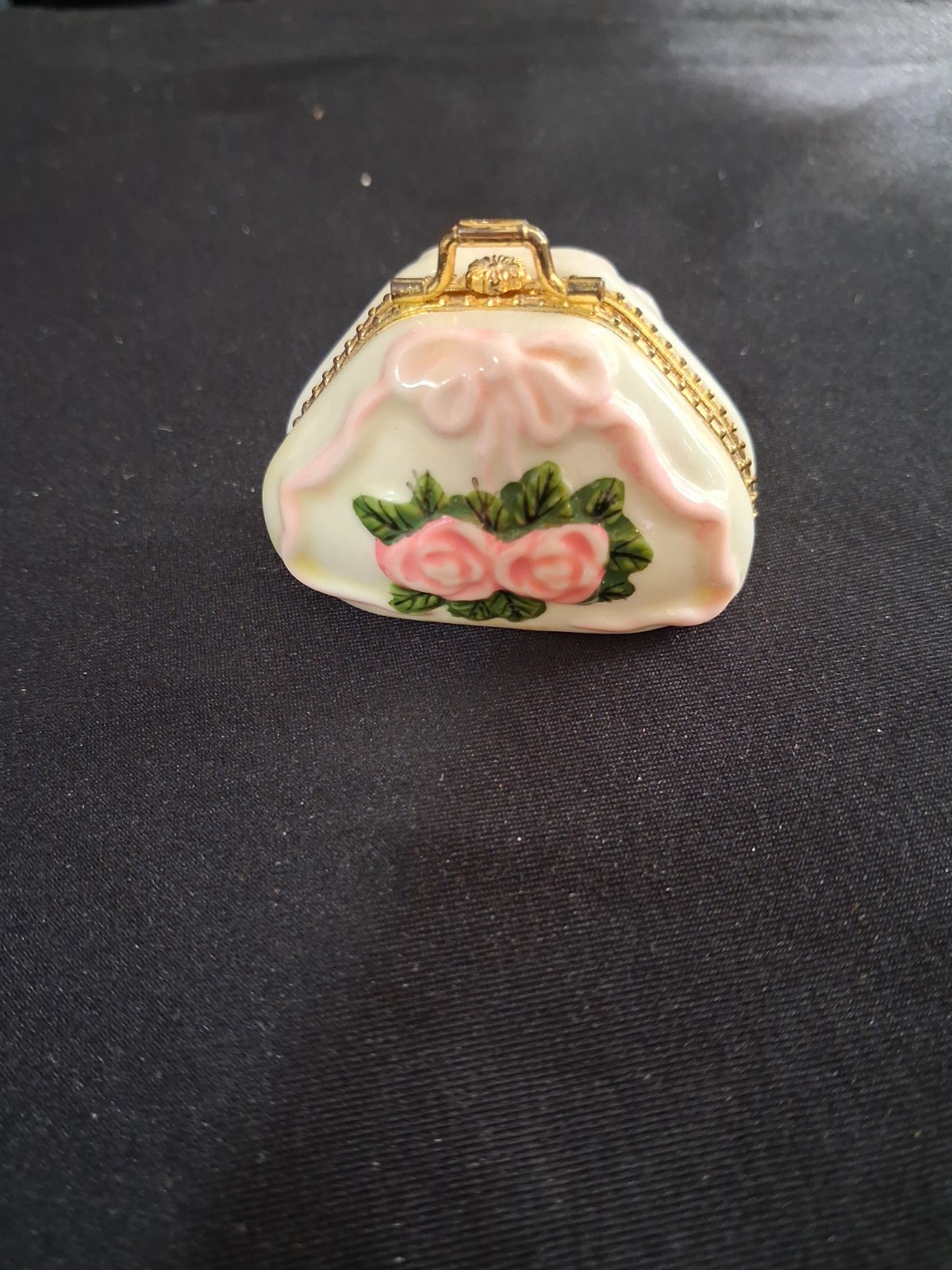 Vintage porcelain handbag trinket box gold trim Vintage porcelain handbag trinket box gold trim