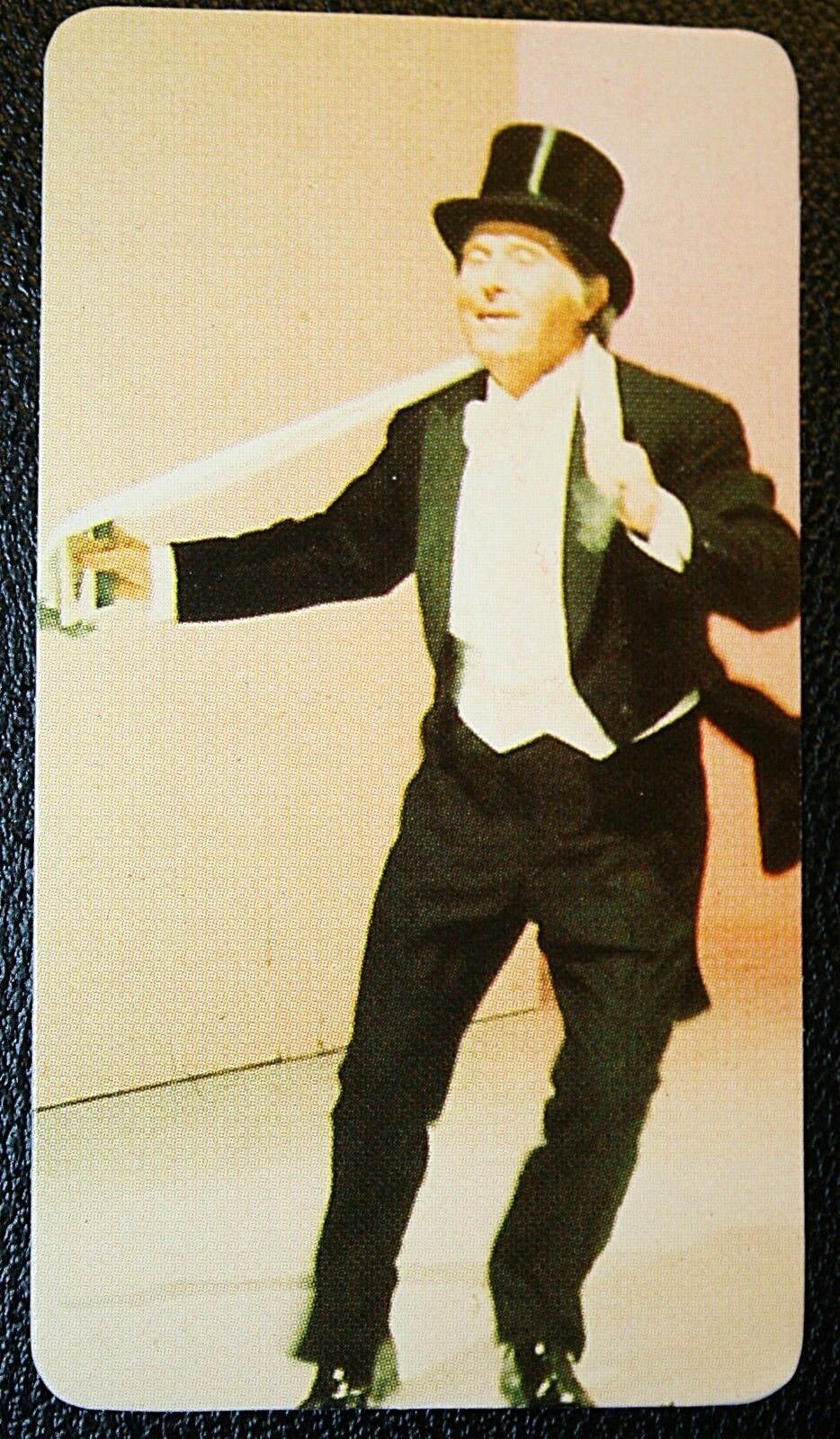ERNIE WISE  Comedian  Morecambe & Wise  Vintage 1970\'s Photo Card  XC08
