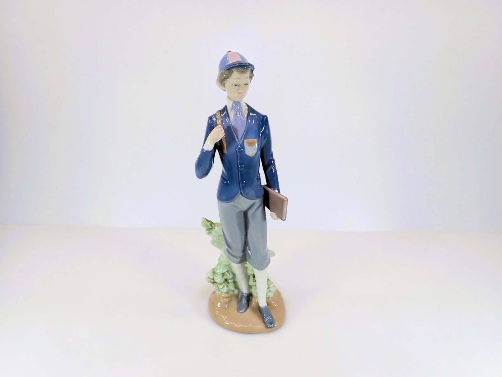 Lladro 5768 Academy Days Male Student School Boy Figurine - 1991 Vintage Spain Lladro 5768 Academy Days Male Student School Boy Figurine - 1991 Vintage Spain